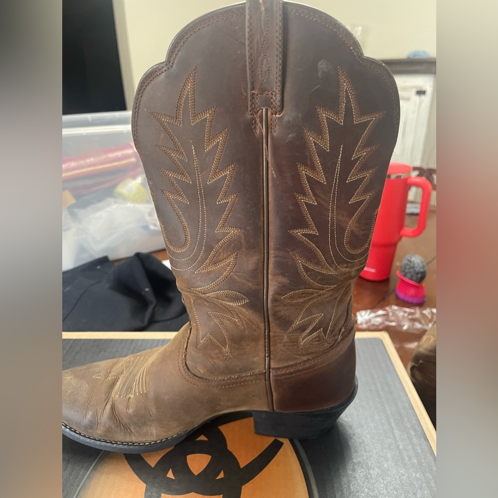 Women’s Artiat Heritage Western R-toe boots. Size 9.5, VGUC